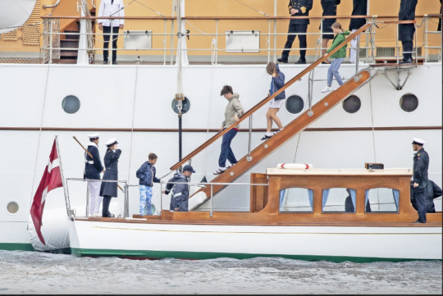 famille_morveux_escalier